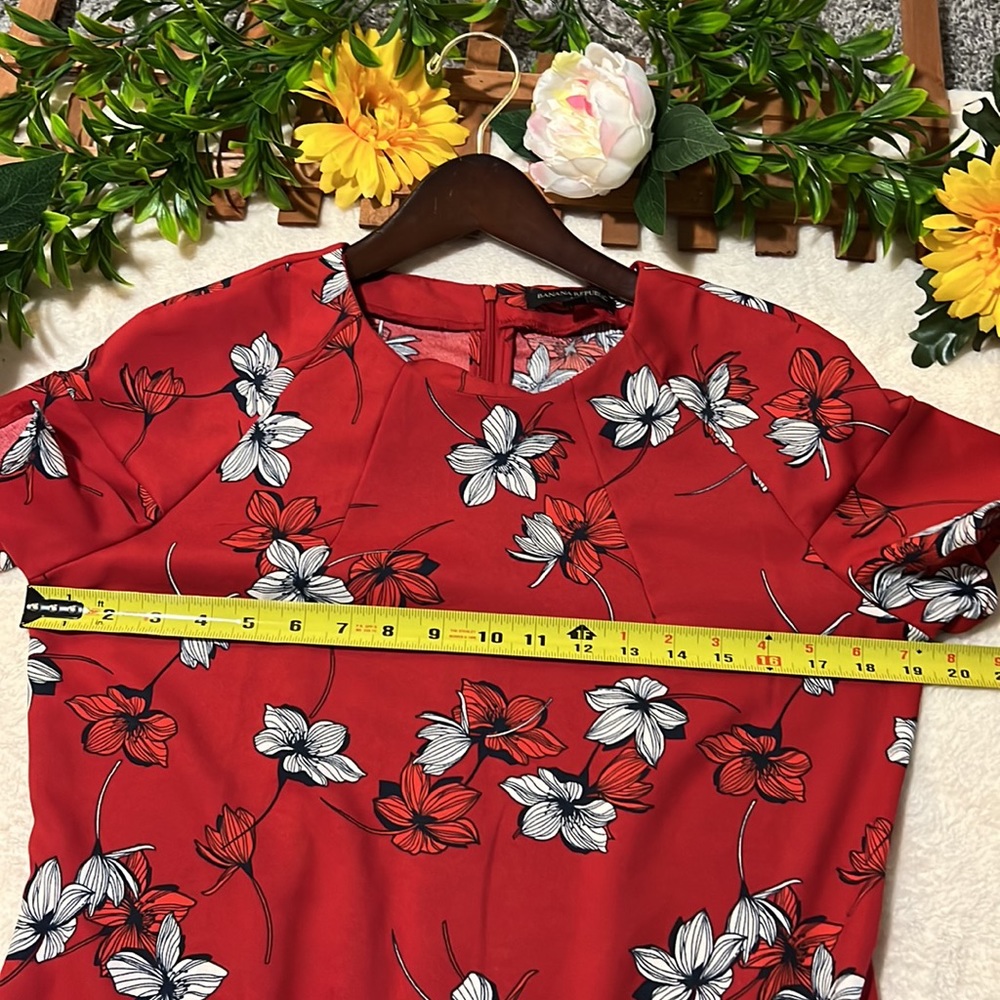 SOLD Banana Republic Red Floral Semi Bell Sleeve A-Line Dress Curved Hem - Picture 12 of 12